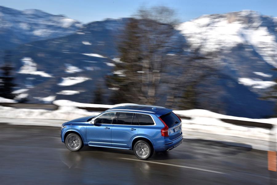  Volvo XC90 T8 R-Design 2016 года  (фото 22 из 32)